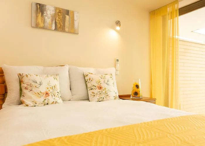 Spacious With Ac, Pool And Garden By Algarve Dream Holidays *