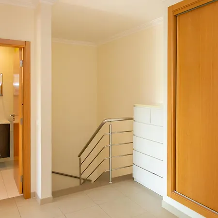 Spacious With Ac, Pool And Garden By Algarve Dream Holidays Nyaraló
