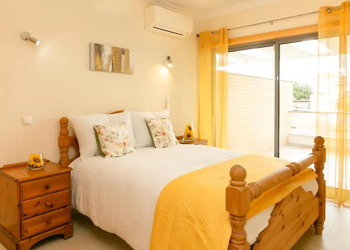 Spacious With Ac, Pool And Garden By Algarve Dream Holidays Casa de Férias Albufeira