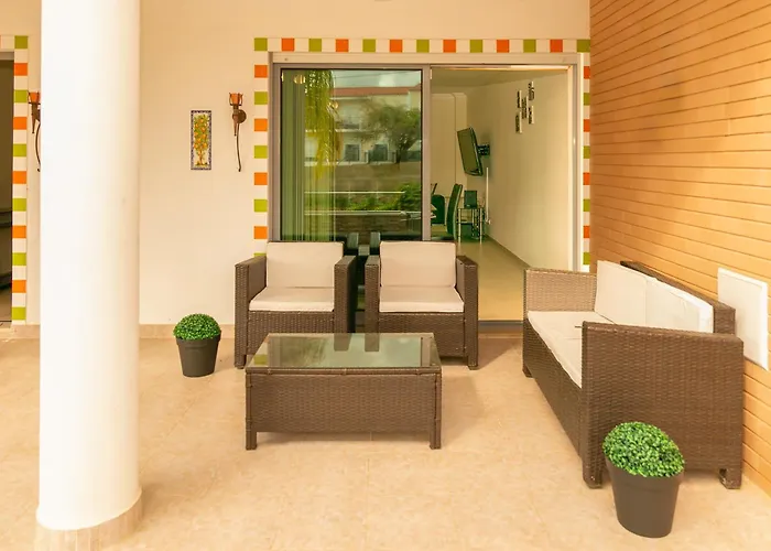Spacious With Ac, Pool And Garden By Algarve Dream Holidays *