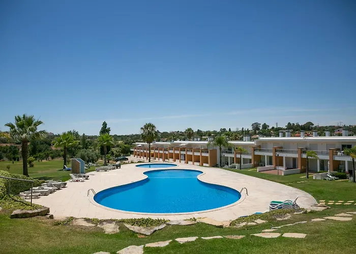 Spacious With Ac, Pool And Garden By Algarve Dream Holidays Дом отдыха Албуфейра