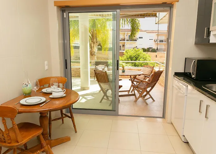 Spacious With Ac, Pool And Garden By Algarve Dream Holidays Дом отдыха *