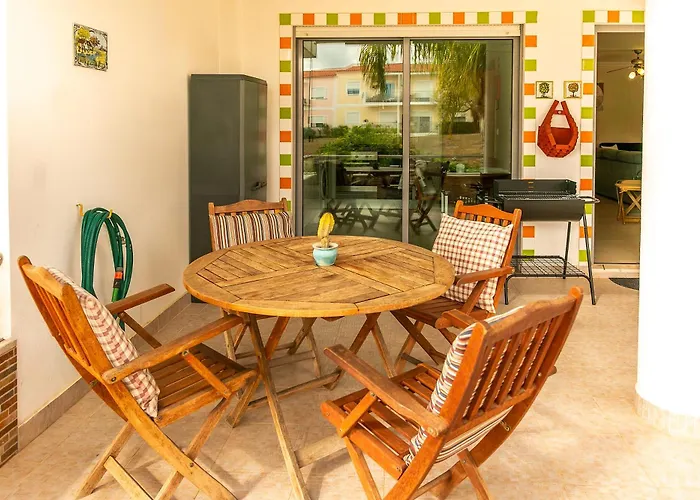 Spacious With Ac, Pool And Garden By Algarve Dream Holidays * Албуфейра