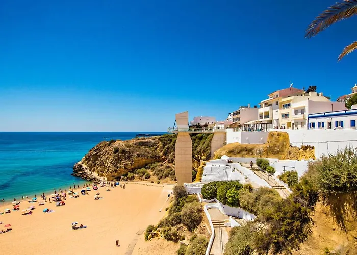Дом отдыха Spacious With Ac, Pool And Garden By Algarve Dream Holidays *